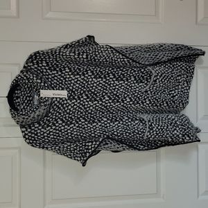 NWT Violet Ruby black and white poncho, front pockets size medium